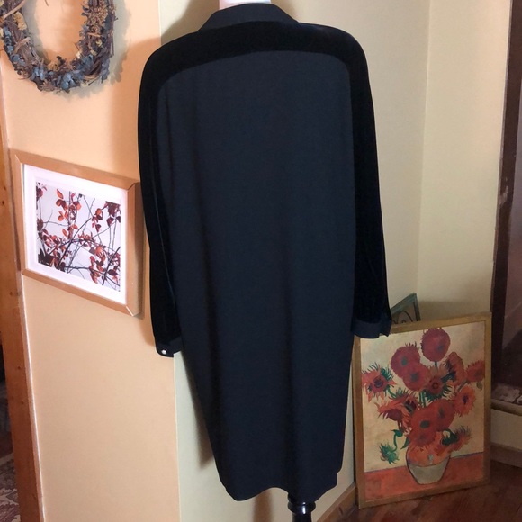 VINTAGE VALENTINO size EU 48 US 12 Velvet Wool Pearl Buttons LBD Elegant Luxury - Picture 7 of 13